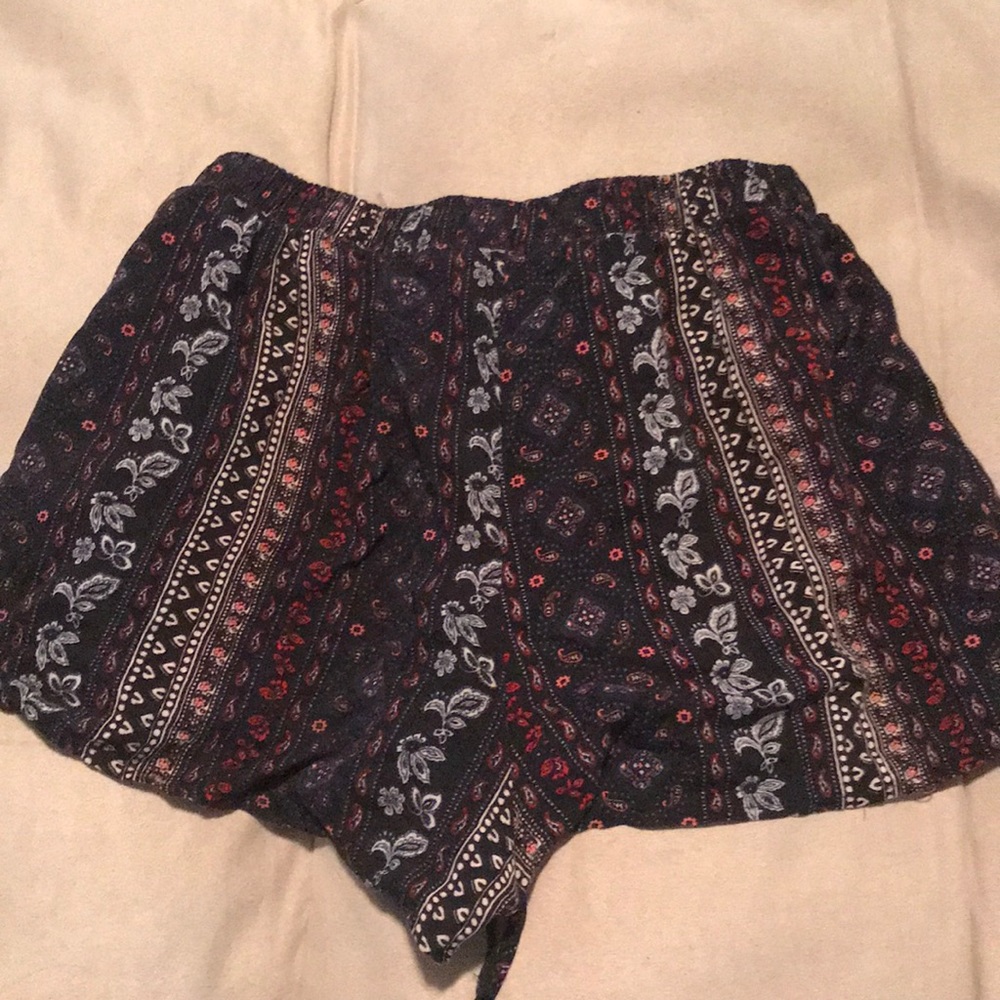 Shorts - Picture 2 of 3